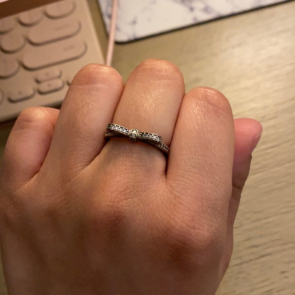 Silver bow ring